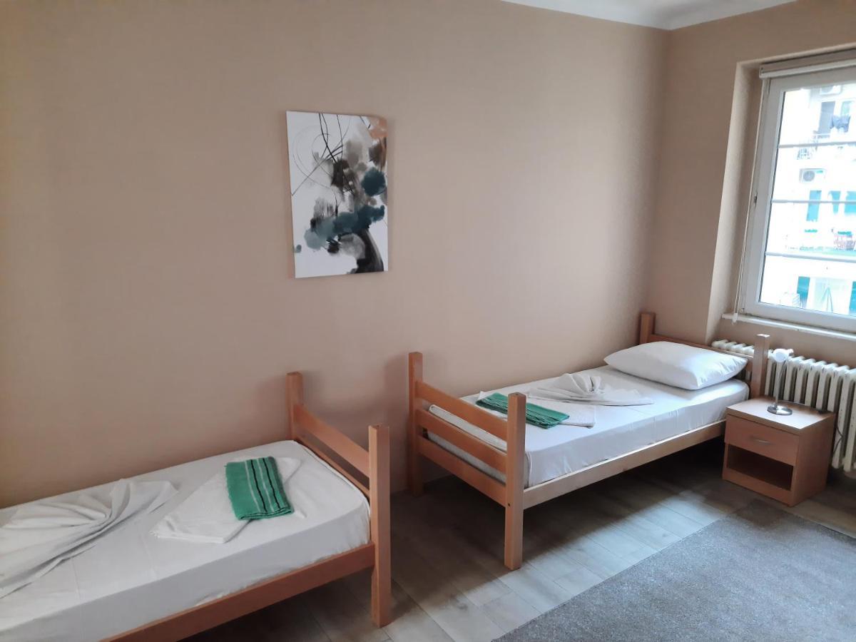 Petar Drapsin Hostel Belgrado Exterior foto